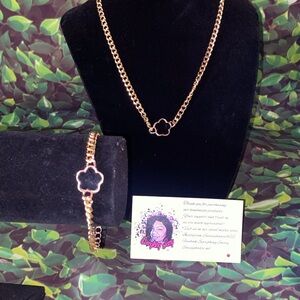 Elegant Gold Flower Necklace and Bracelet Set